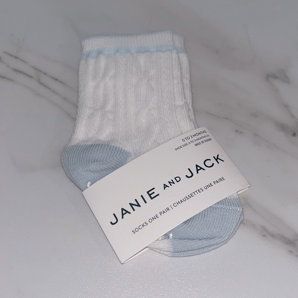 NWT janie and Jack light blue white socks 0-3 months
